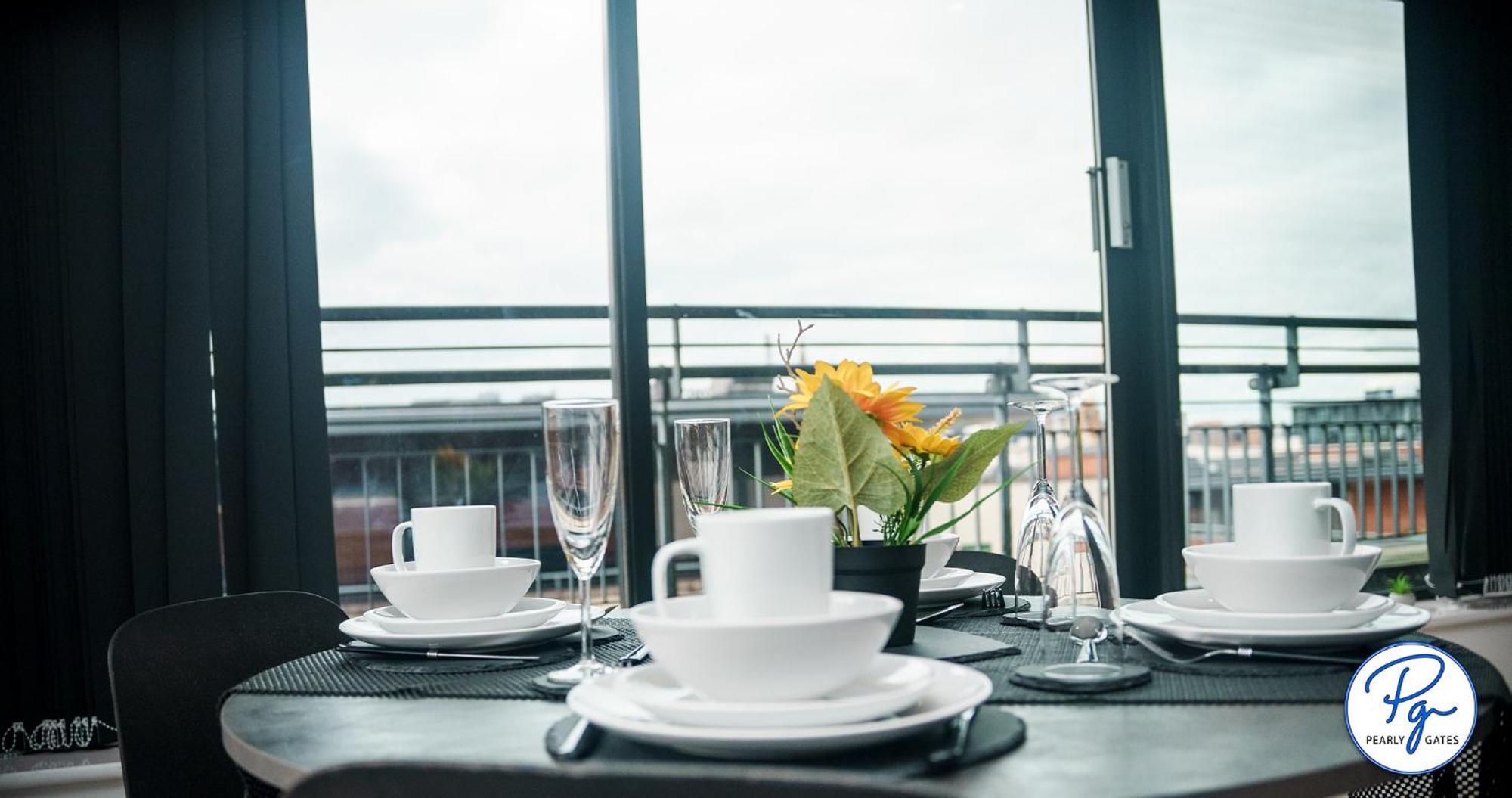 Penthouse - Amazing City Skyline Views - Free Parking - Balcony - Utilita Arena - New St Station - Bullring Shopping Birmingham Exteriör bild