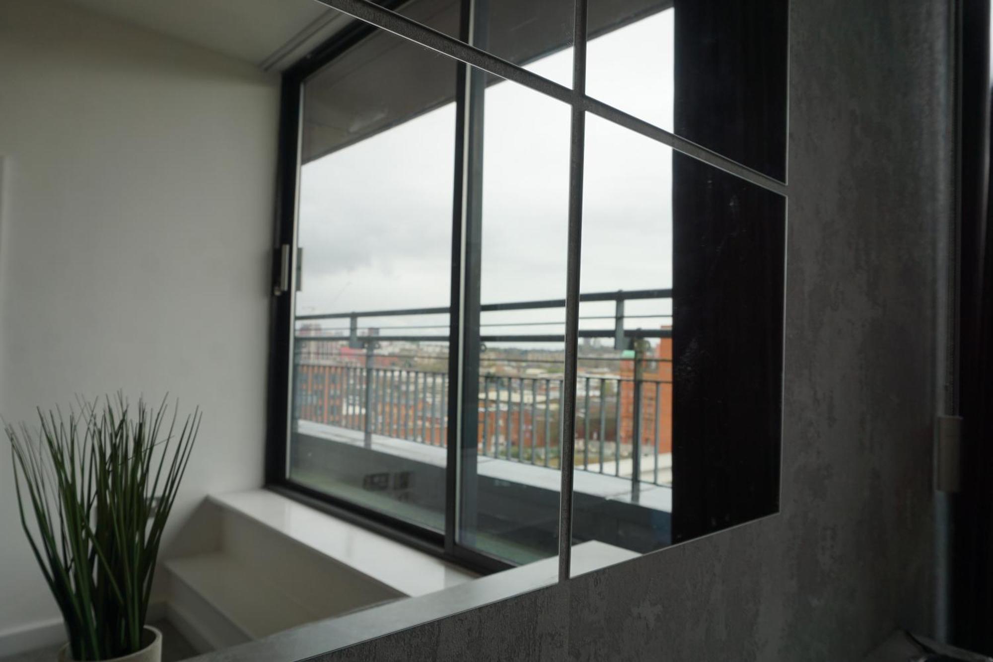 Penthouse - Amazing City Skyline Views - Free Parking - Balcony - Utilita Arena - New St Station - Bullring Shopping Birmingham Exteriör bild